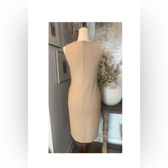 🚫SOLD🚫 St. John camel colored tweed knit aline dress size 2 - Picture 4 of 7